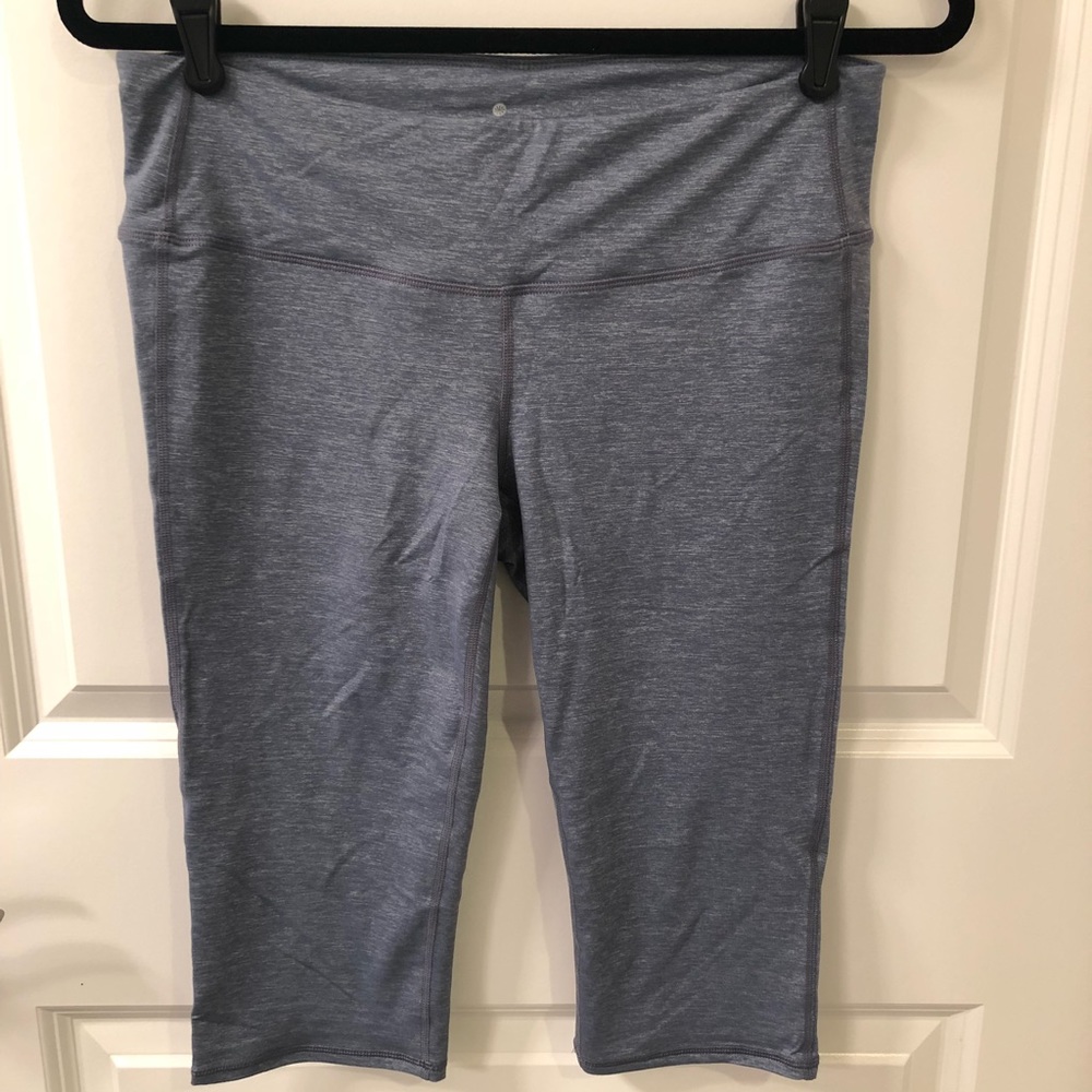 Athleta knee-length yoga leggings